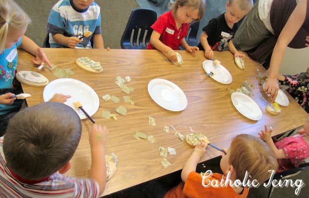 Group Catholic craft with preschoolers.