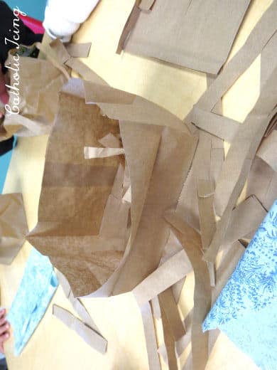 easy manger craft- how to make a manger from a paper bag
