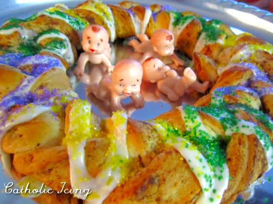 EASY Mardi Gras Cake- make from canned cinnamon rolls
