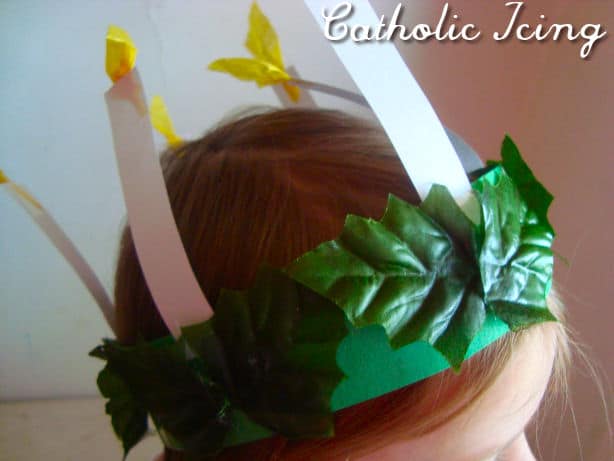 how to make a paper st. lucy crown